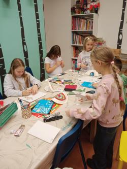 Zajęcia plastyczne- Alpaki z papierowych talerzyków