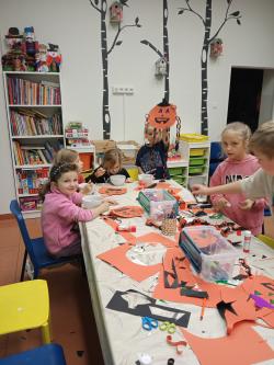 Zajęcia plastyczne- dynie z papieru