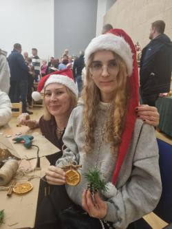 Prezentacja własnoręcznie wykonanych ozdób choinkowych