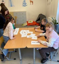 Układanie zdań z języka angielskiego