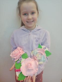 Kwiatki dla babci- praca plastyczna